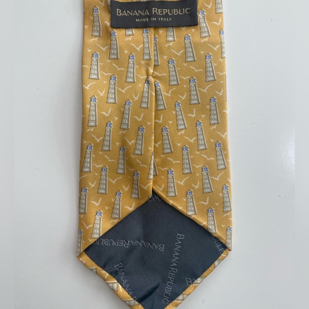 3 for $21 -EUC - Banana Republic silk necktie.  Yellow w/lighthouses & seagulls. - Picture 2 of 2